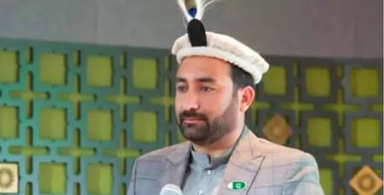 کاظم میثم کا دورہ کواردو قمراہ روڈ: رکے ہوئے ترقیاتی کاموں کو جلد بحال کرنے کی یقین دہانی